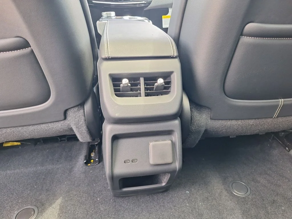 2026 Cadillac OPTIQ Luxury - Photo 15