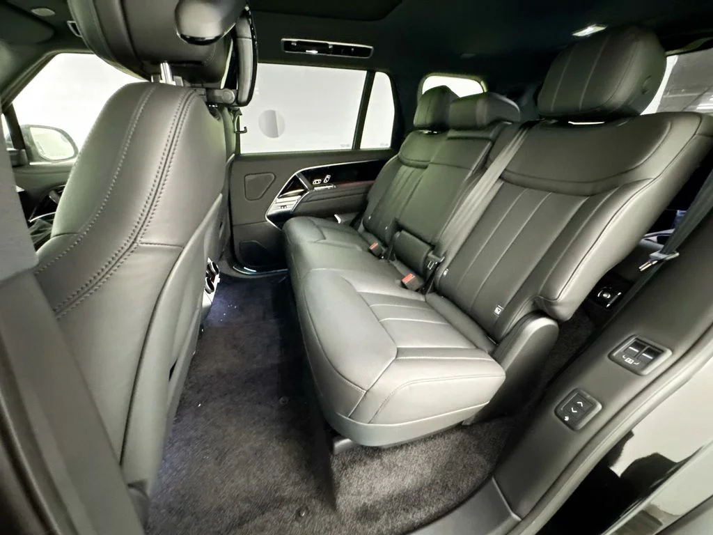 New 2026 Santorini Black Land Rover SE image 25