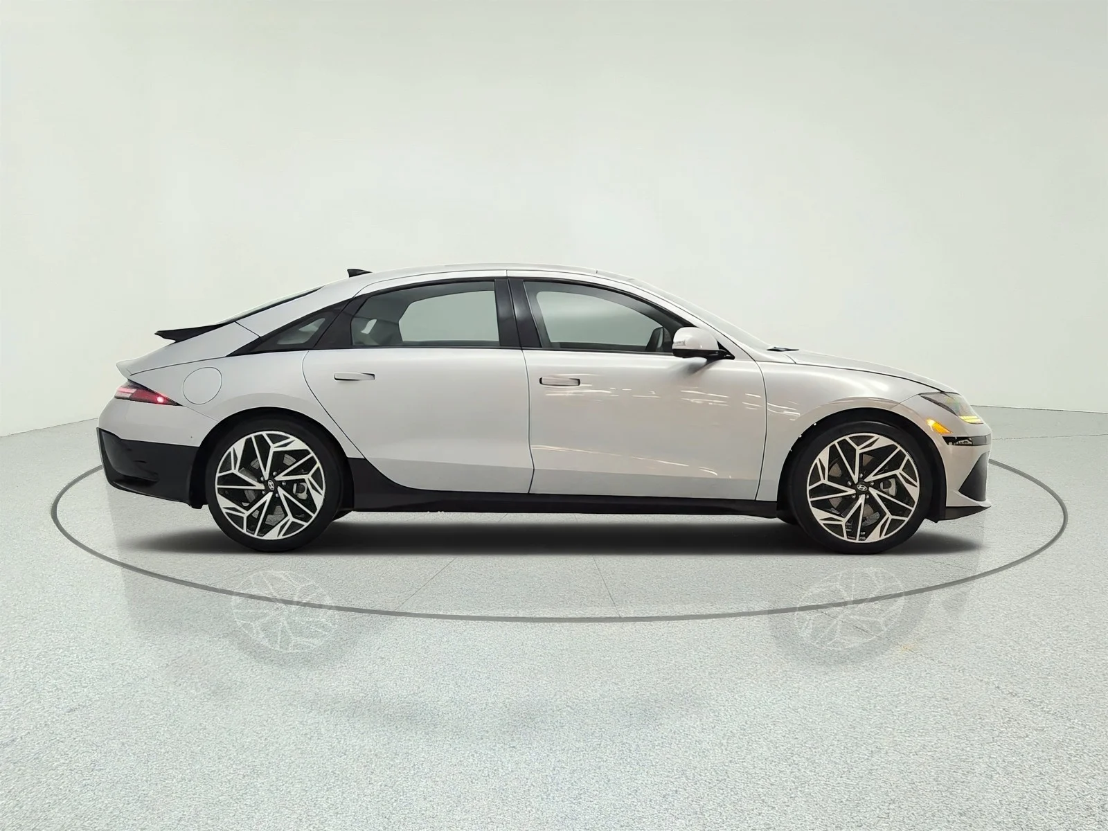 Used 2023 Curated Silver Hyundai Limited image 4