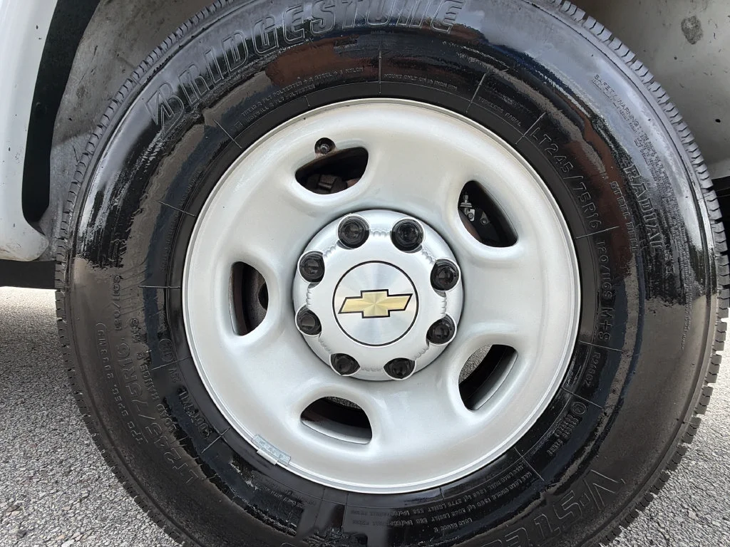 Used 2025 Summit White Chevrolet WT image 28