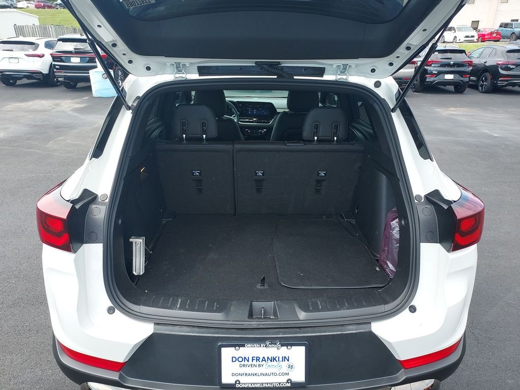 Used 2025 Beige Chevrolet ACTIV image 9
