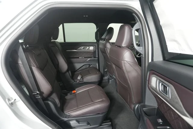 New 2027 Avalanche Gray Ford Platinum™ image 30