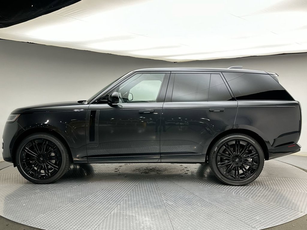 New 2027 Carpathian Grey Land Rover SE image 2