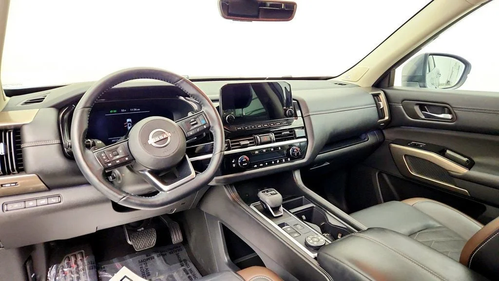 Used 2024 Boulder Gray Pearl Nissan Platinum 4WD image 13