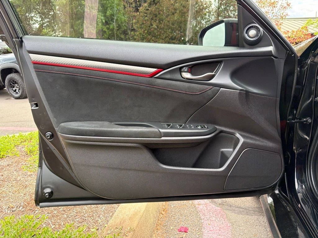 Used 2019 Crystal Black Pearl Honda Touring image 10