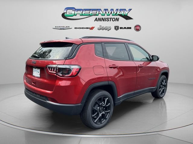 New 2026 Red Hot Pearlcoat Jeep Latitude Altitude image 7