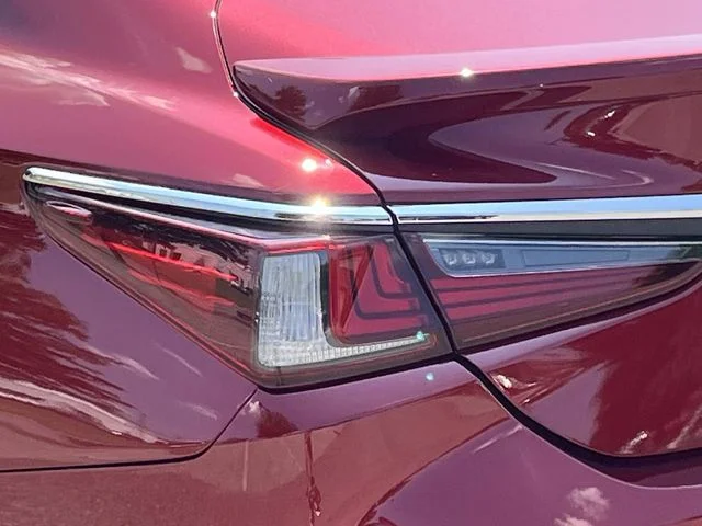 Certified Used 2020 MATADOR RED MICA Lexus 300h image 10