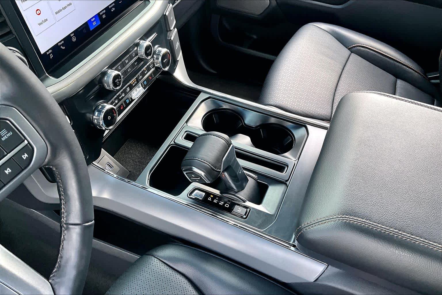 Used 2024 Oxford White Ford LARIAT image 17