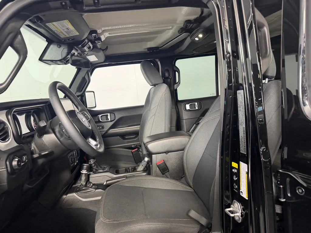 Used 2025 Black Jeep Sahara image 19