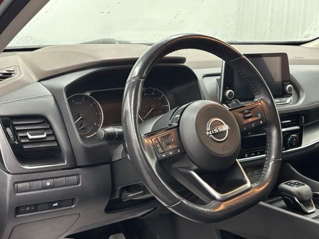 Used 2022 Red Nissan SV image 18