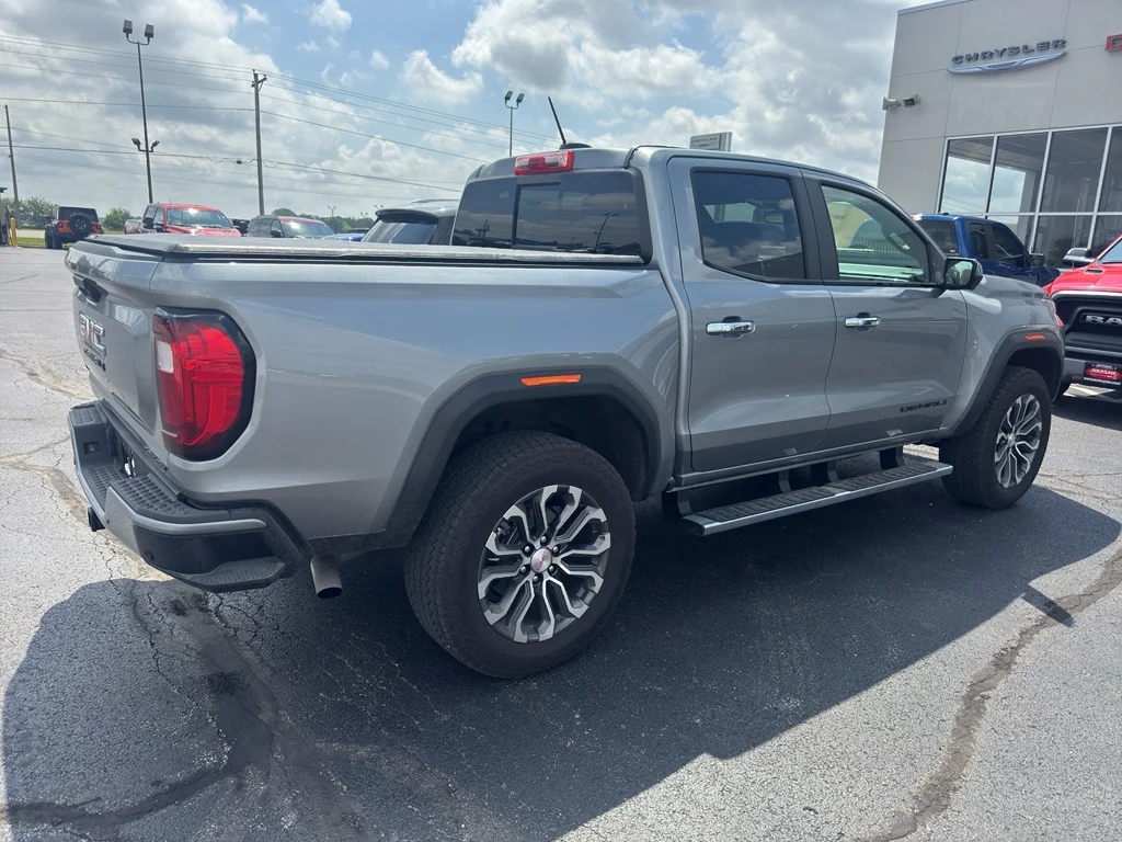 Used 2025 Sterling Metallic GMC 4WD Denali image 6