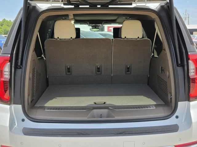 2026 GMC Yukon XL Denali - Photo 10