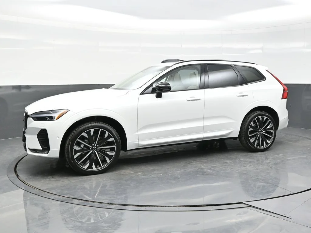 Used 2026 Crystal White Volvo Ultra image 3