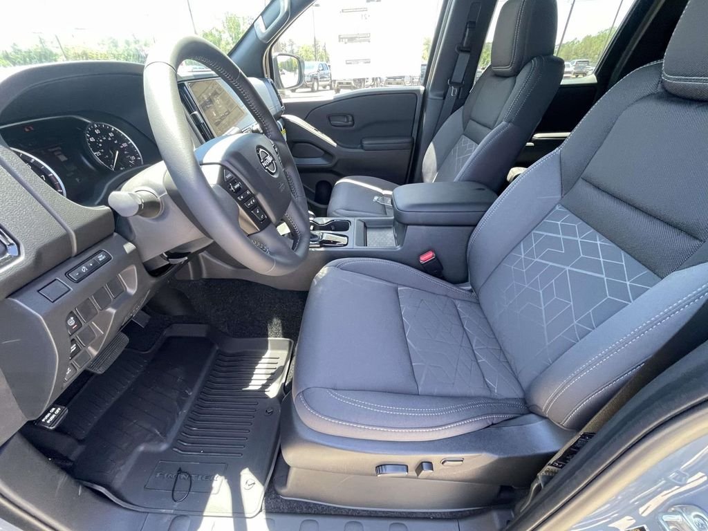 New 2026 Boulder Gray Pearl Nissan Crew Cab SV image 14