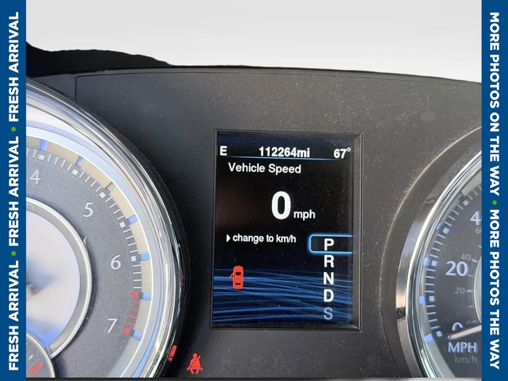 Used 2014 White Chrysler S image 1