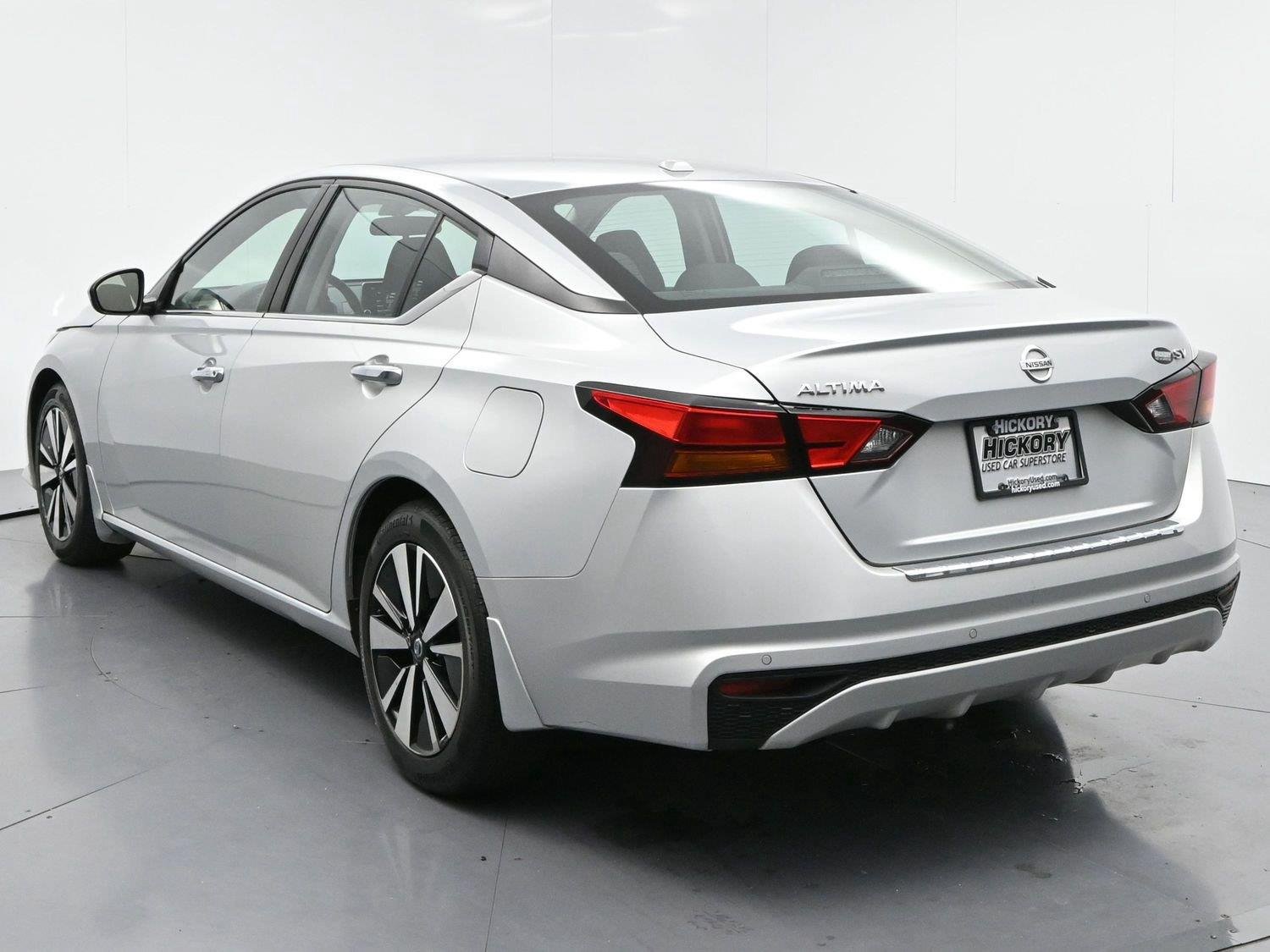 Used 2022 Brilliant Silver Metallic Nissan 2.5 SV image 6