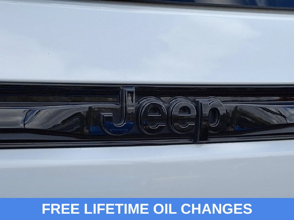 Used 2023 Bright White Clearcoat Jeep Altitude X image 32