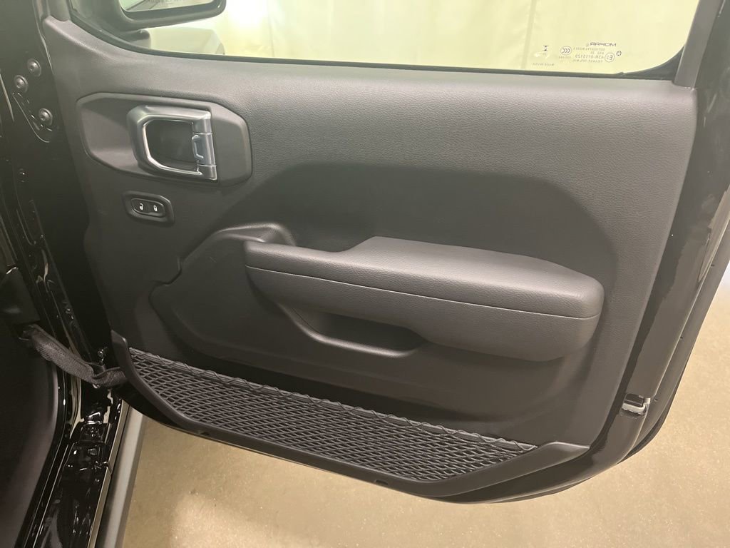 New 2026 Black Clearcoat Jeep Rubicon image 20