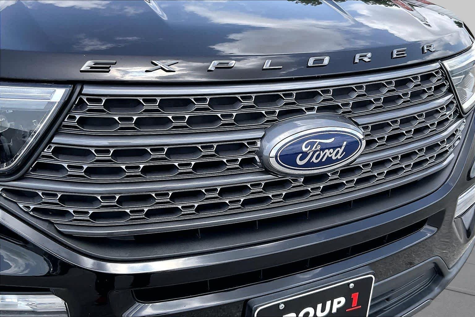Used 2023 Agate Black Metallic Ford XLT image 28