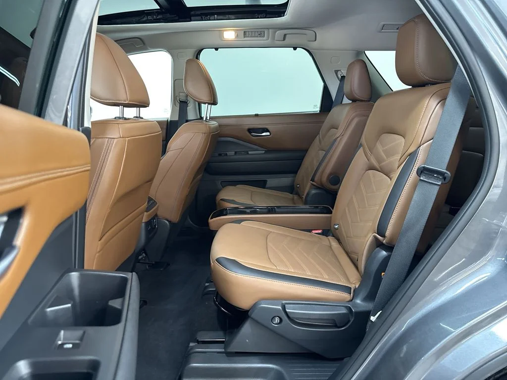 Used 2025 Gun Metallic Nissan Platinum image 16