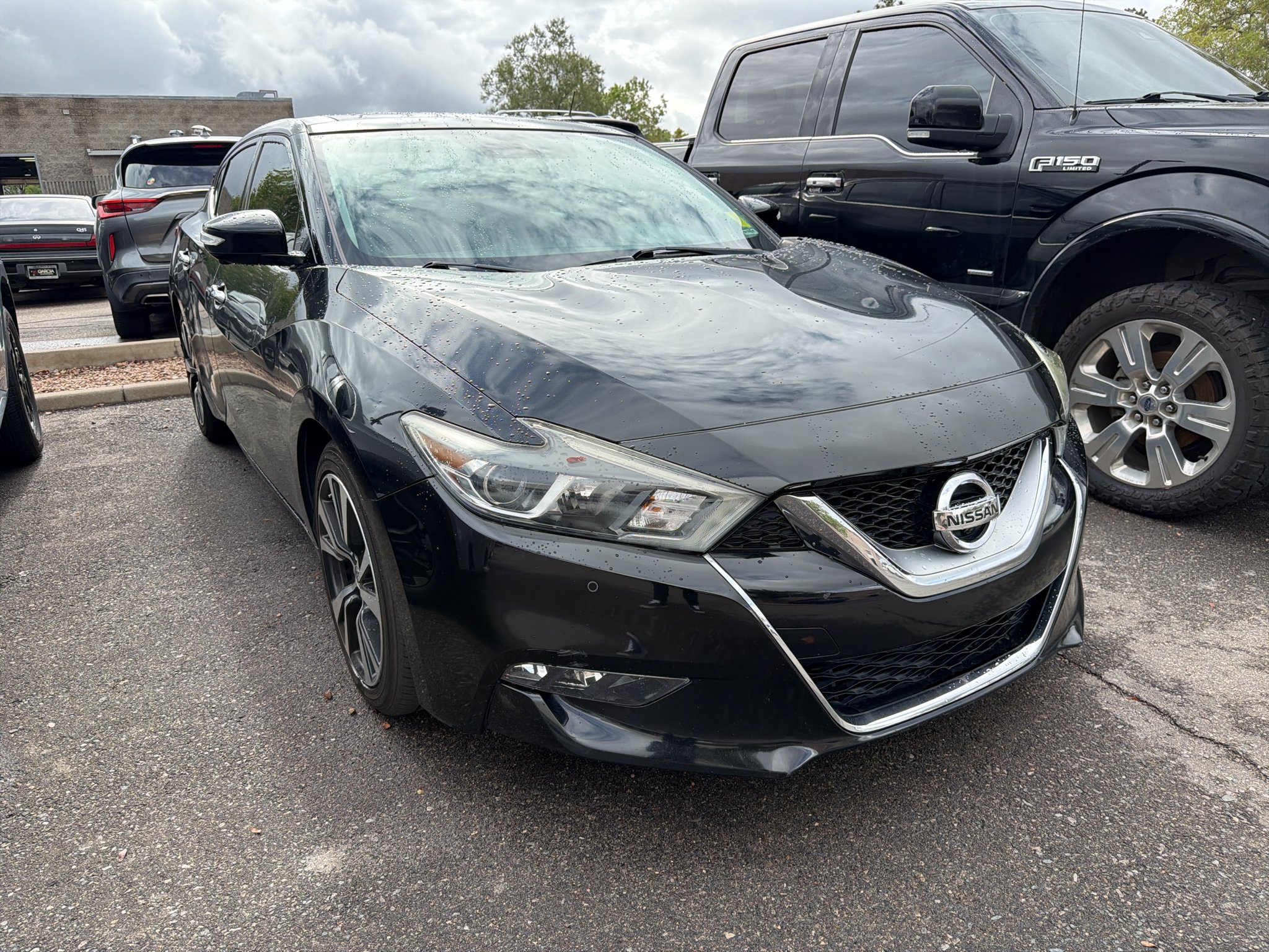 Used 2016 Kh3 - Super Black Nissan 3.5 Platinum image 2