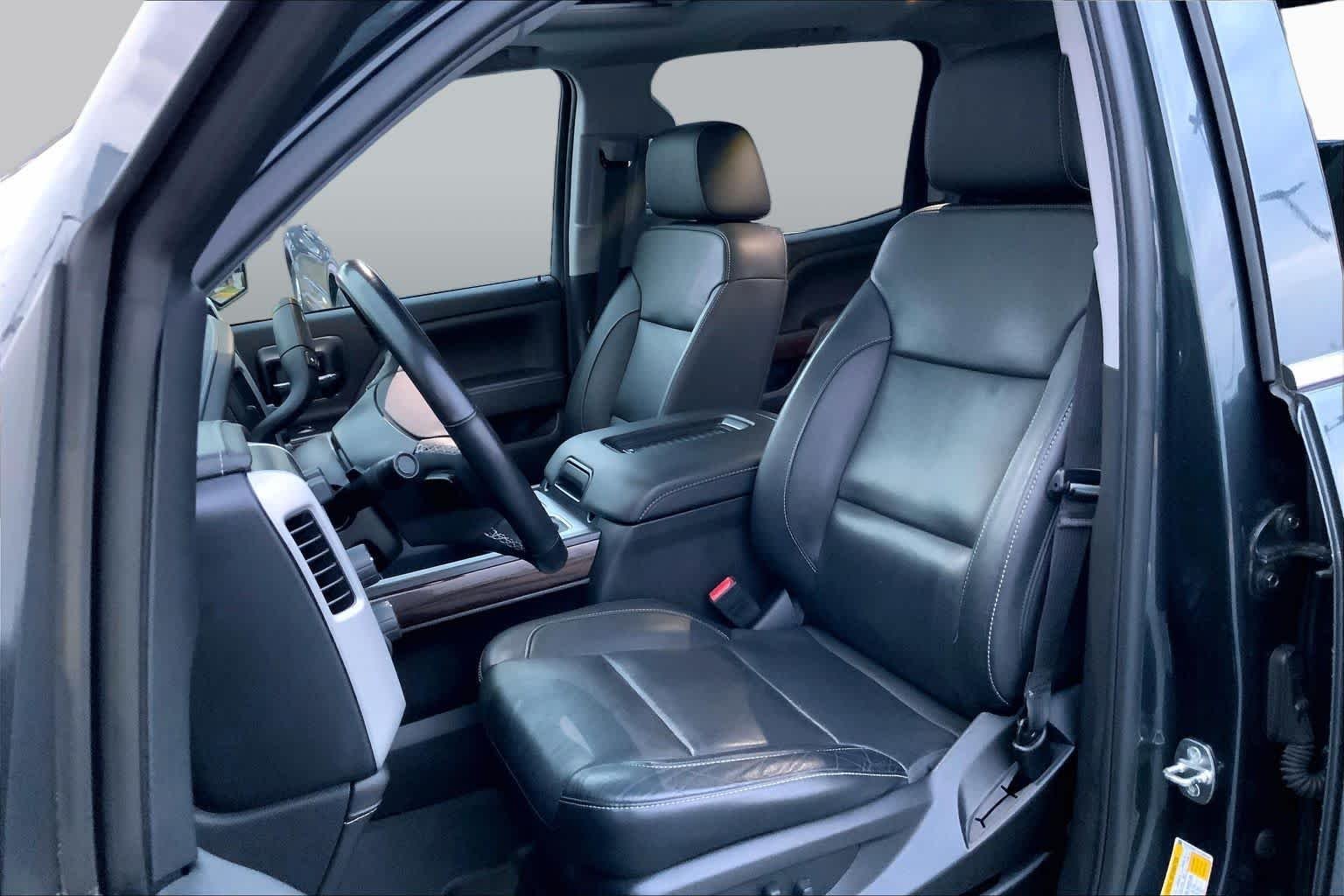 Used 2018 Dark Slate Metallic GMC SLT image 8