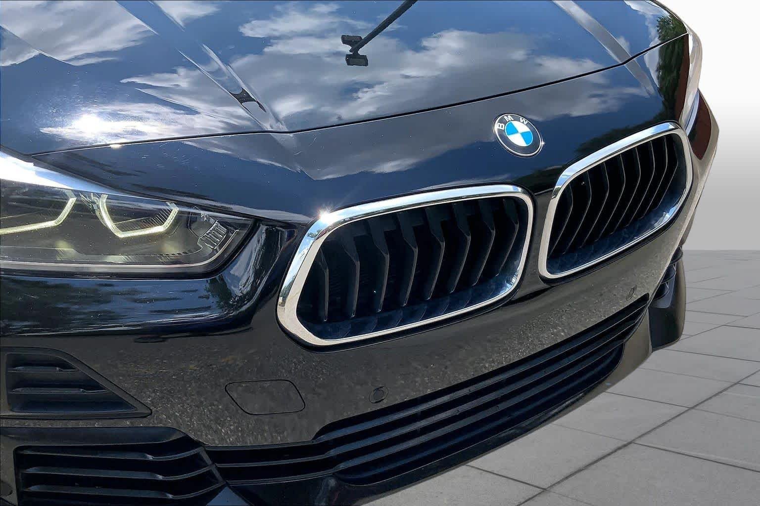 Used 2022 Jet Black BMW sDrive28i image 30