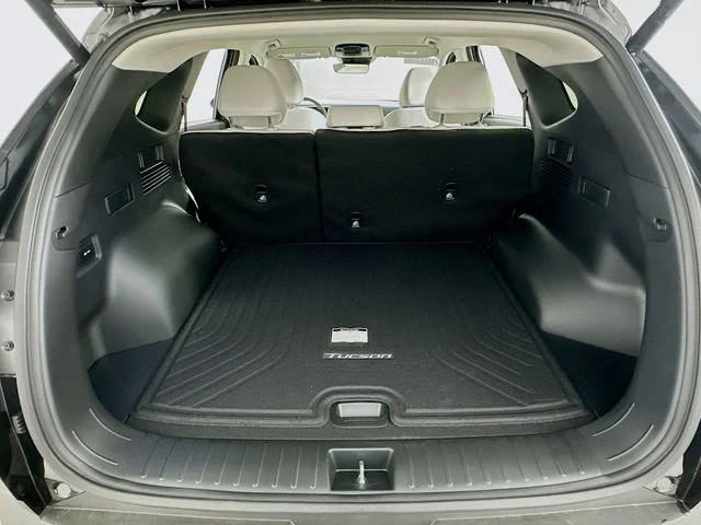 New 2026 Hyundai TUCSON HYBRID SEL