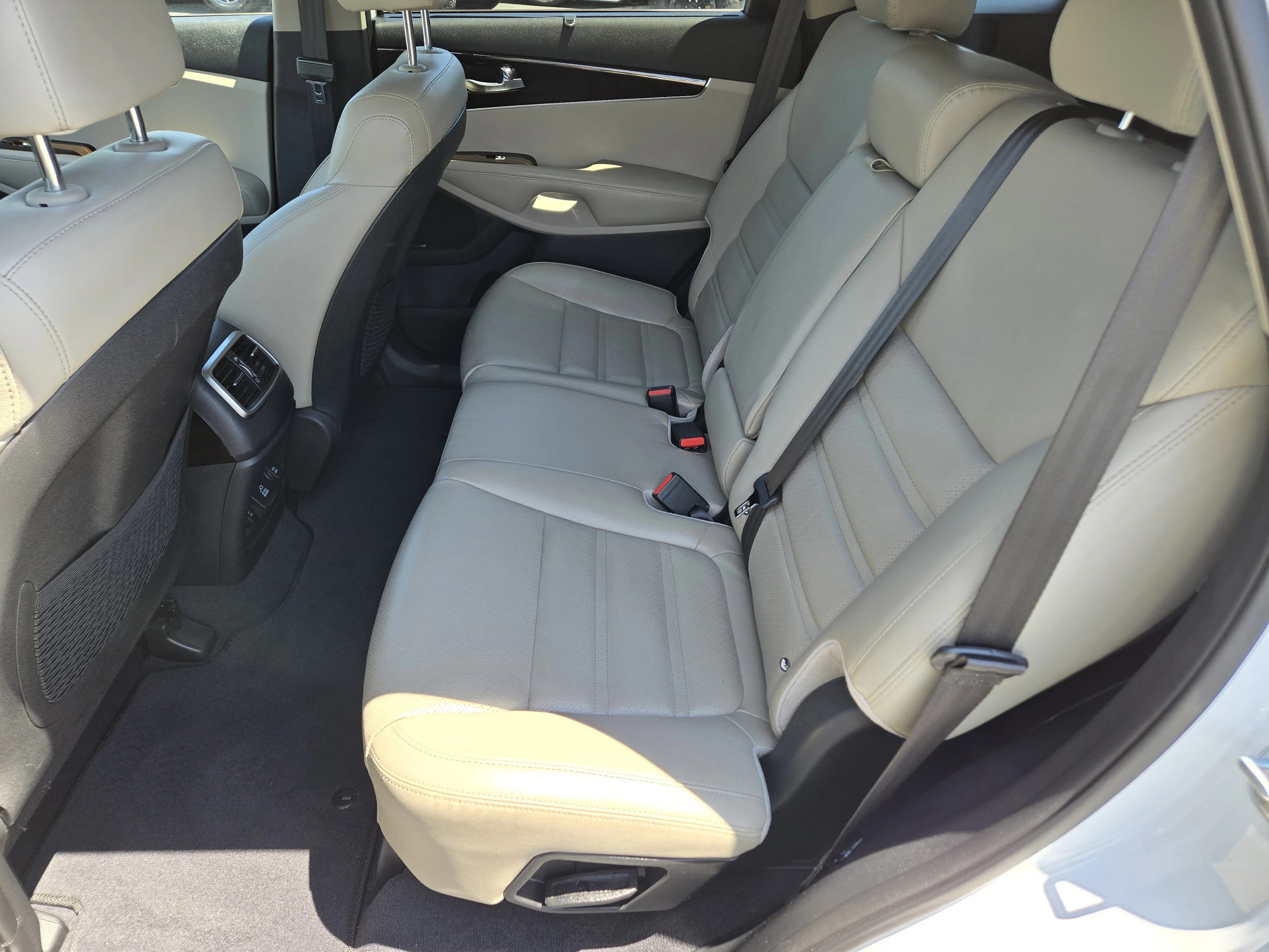 Used 2019 Snow White Pearl Kia EX image 20