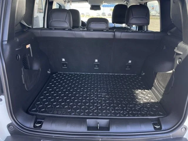 Used 2023 White Jeep Trailhawk image 23