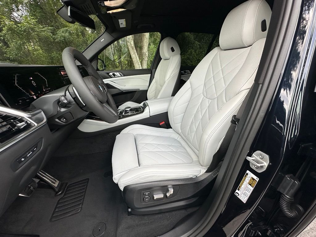 New 2026 Black BMW sDrive40i image 11