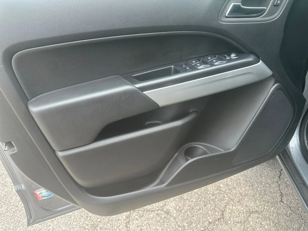 Used 2022 Gray Chevrolet LT image 8