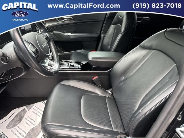 Used 2025 Black Kia EX image 19