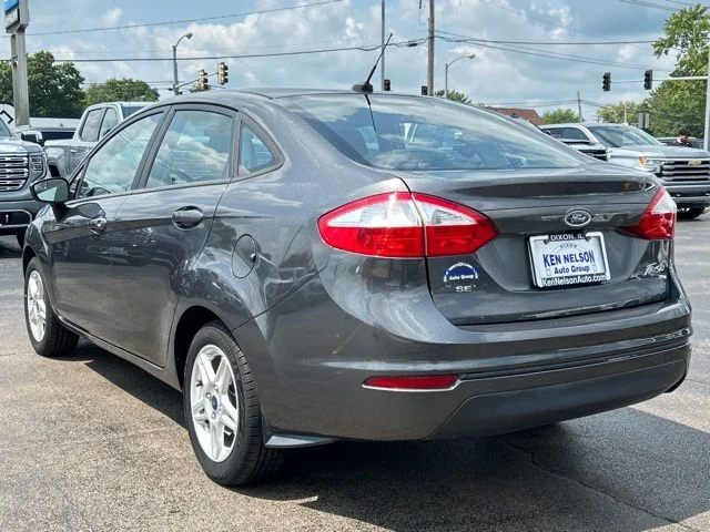 Used 2018 Gray Ford SE image 6