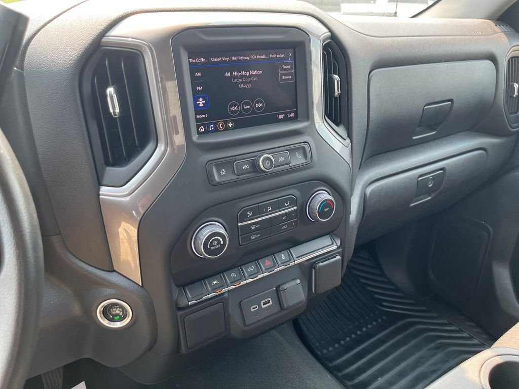 Used 2023 White Chevrolet Custom image 17