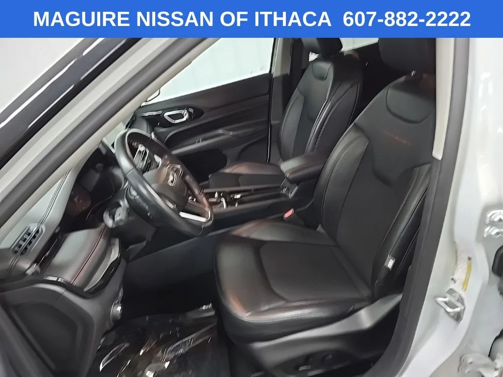 Used 2022 White Jeep Trailhawk image 29