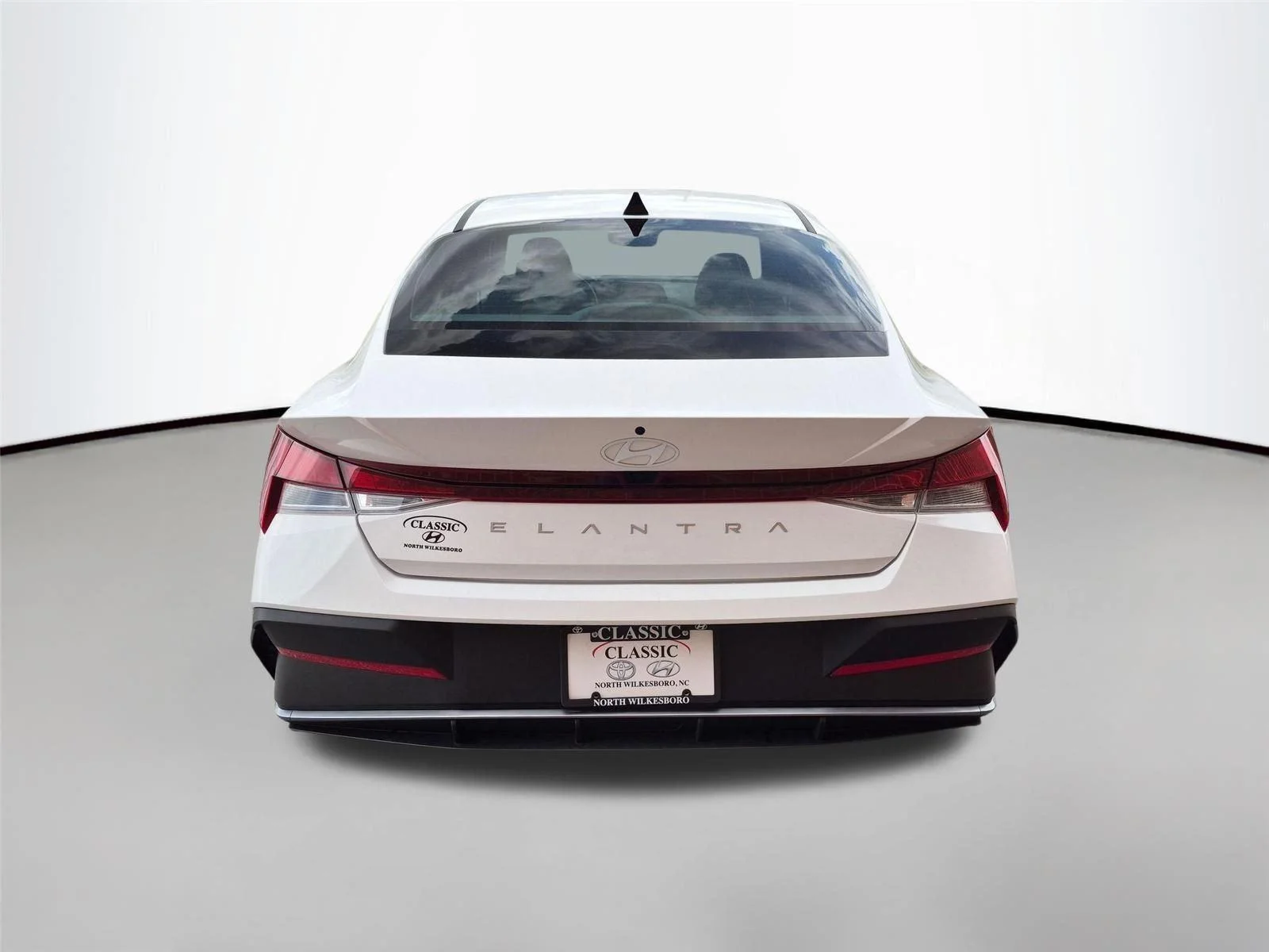 Used 2024 Serenity White Hyundai SEL image 4