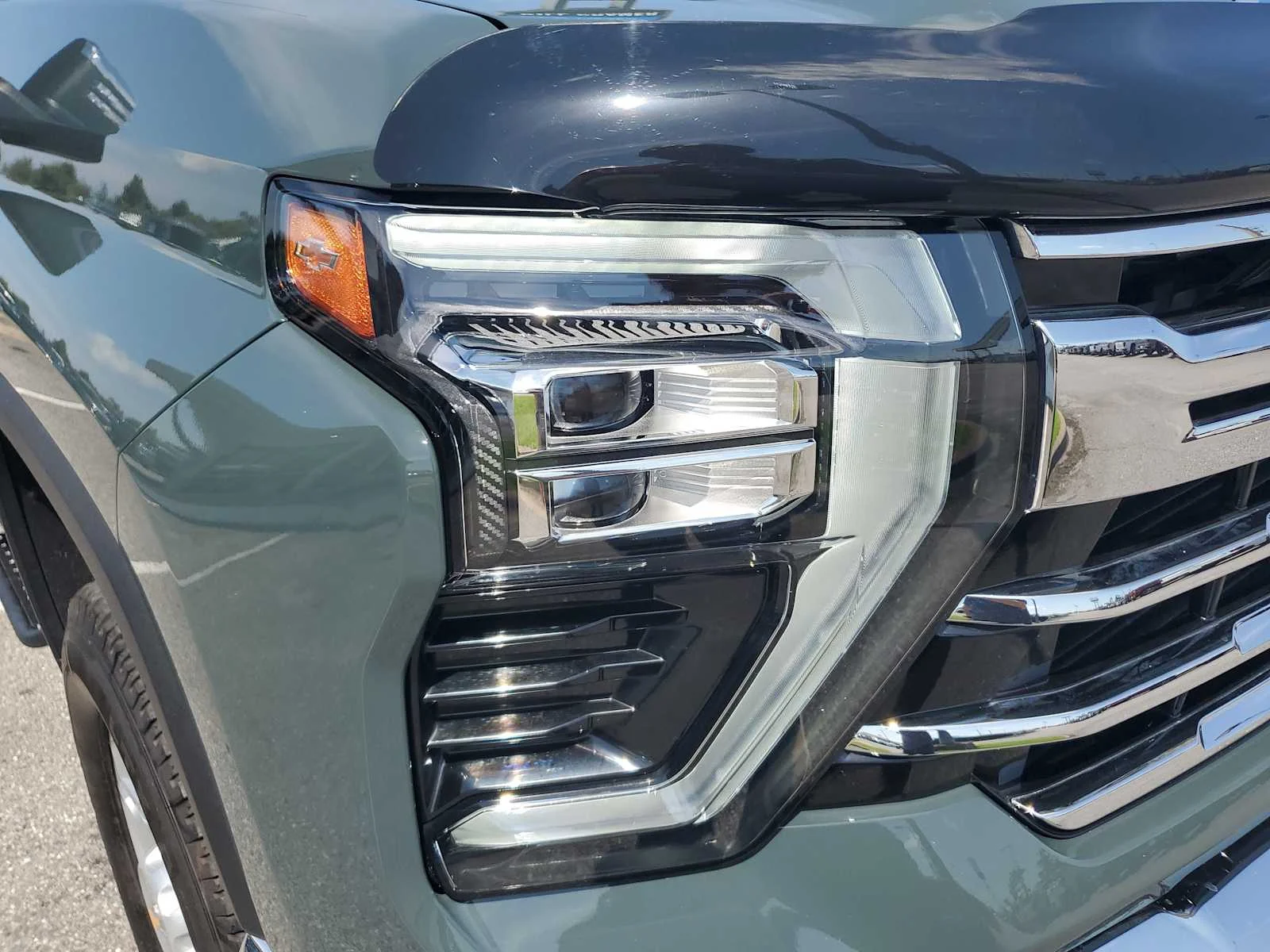 Used 2025 Cypress Gray Chevrolet LTZ image 17
