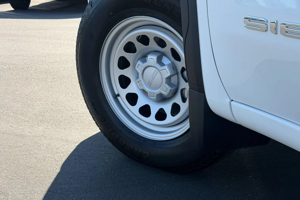 New 2026 Summit White GMC Pro image 12