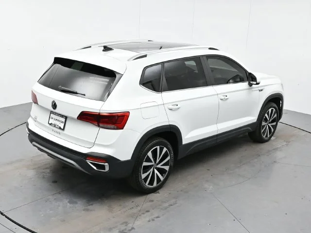 Used 2022 Pure White [white Volkswagen SE image 38