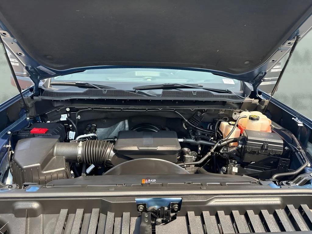 Used 2025 Blue Chevrolet Custom image 17