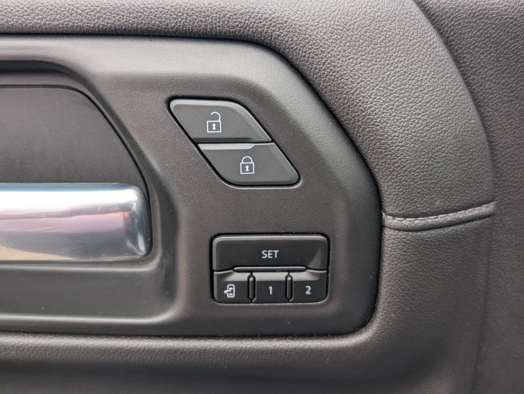 Used 2020 Gray GMC Denali image 17