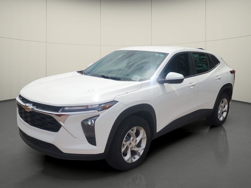 Used 2024 White Chevrolet LS image 3