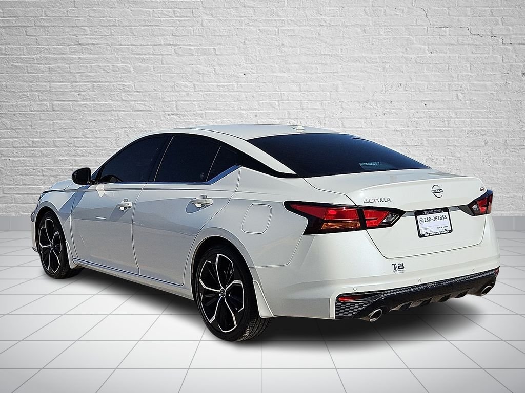 Used 2024 White Nissan 2.5 SR image 3