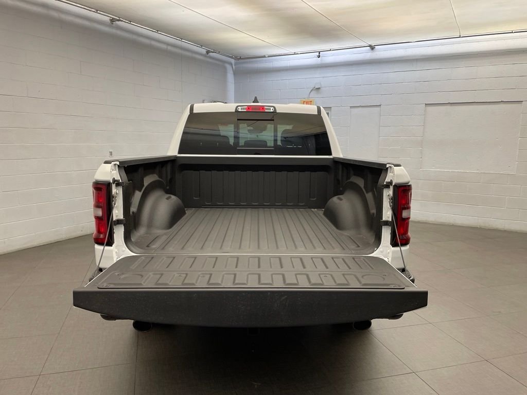 New 2026 Bright White Clear-Coat Exterior Paint RAM Laramie America 250 image 5