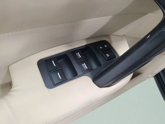 Used 2009 Crystal Black Pearl Acura 3.5 image 20