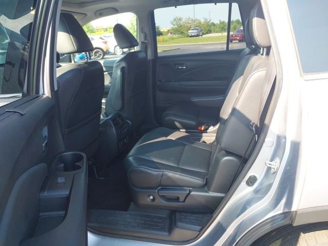 Used 2017 Gray Honda Elite image 21