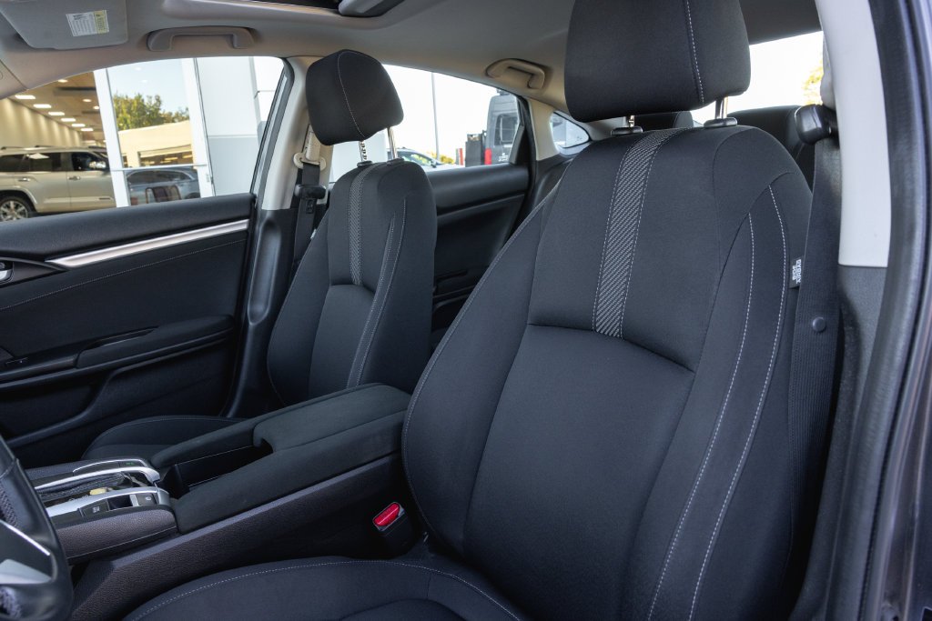 Used 2018 Polished Metal Metallic Honda EX-T image 11