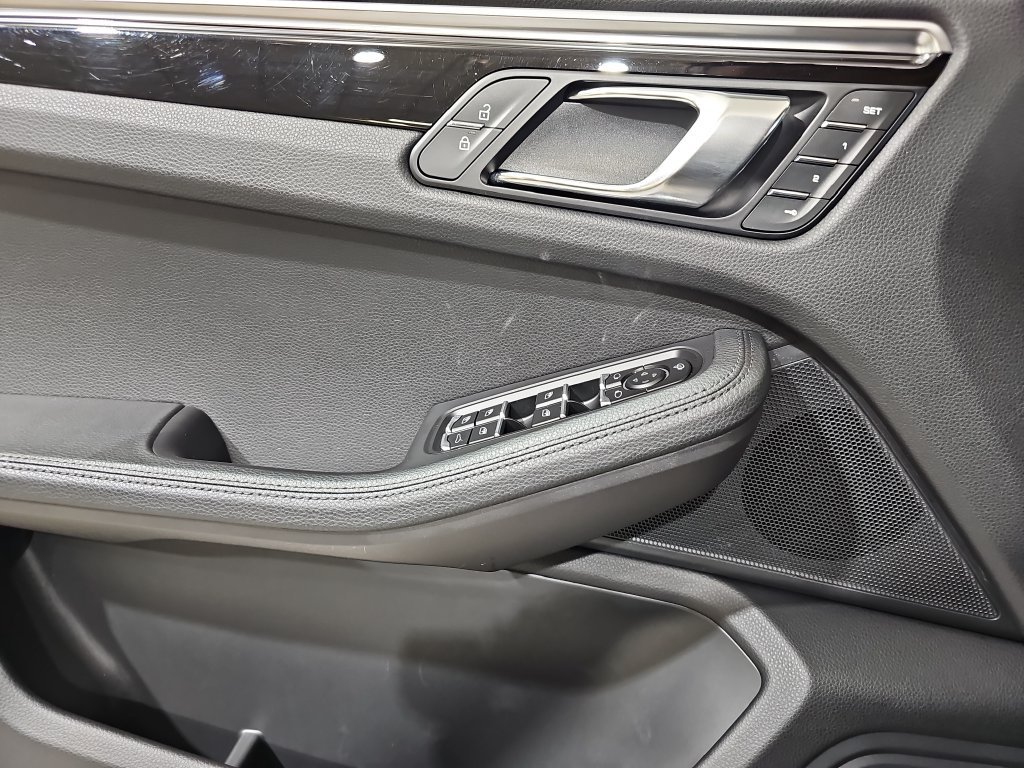 Used 2023 Gray Porsche Base image 30