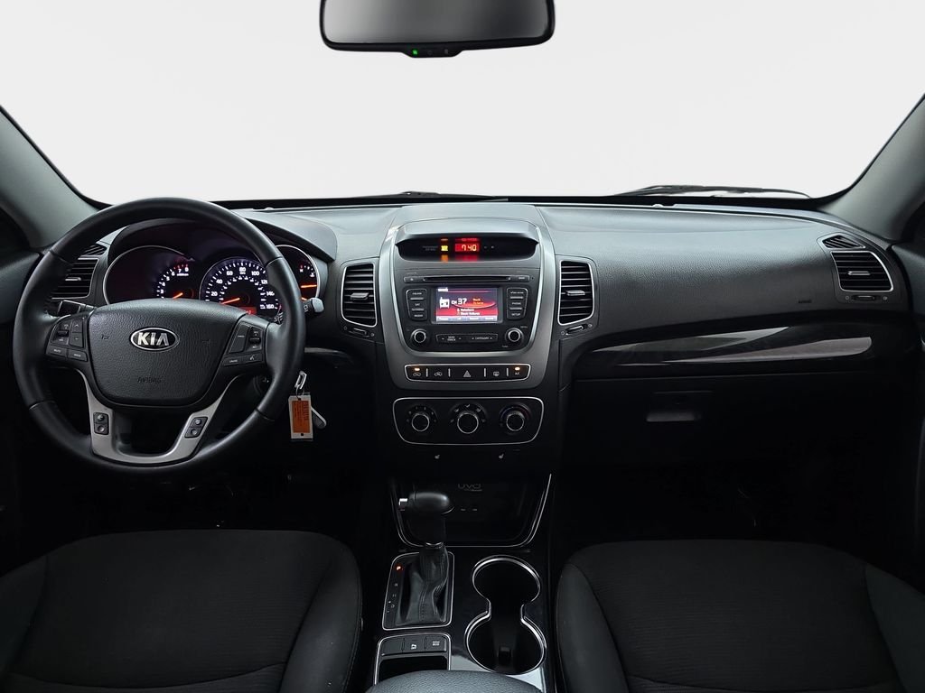 Used 2015 Snow White Pearl Kia LX image 12